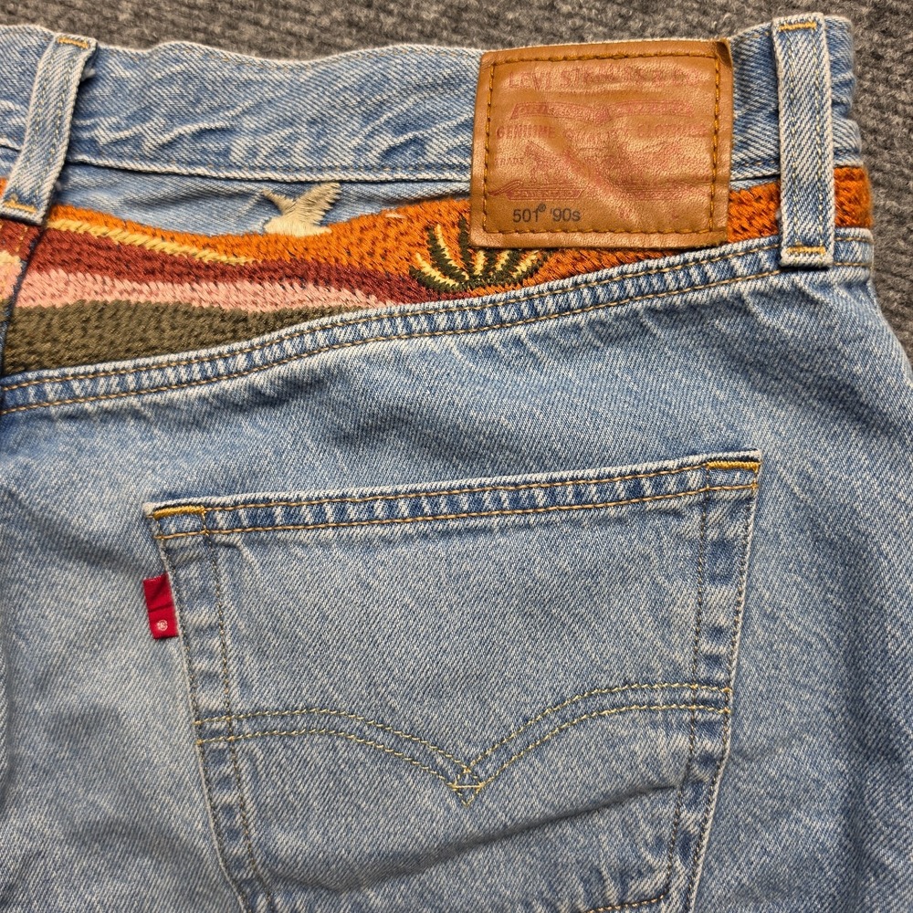 Levis 501 90s Womens W33 L27 Desert Cactus Embroidery Light Wash Button Fly Jean